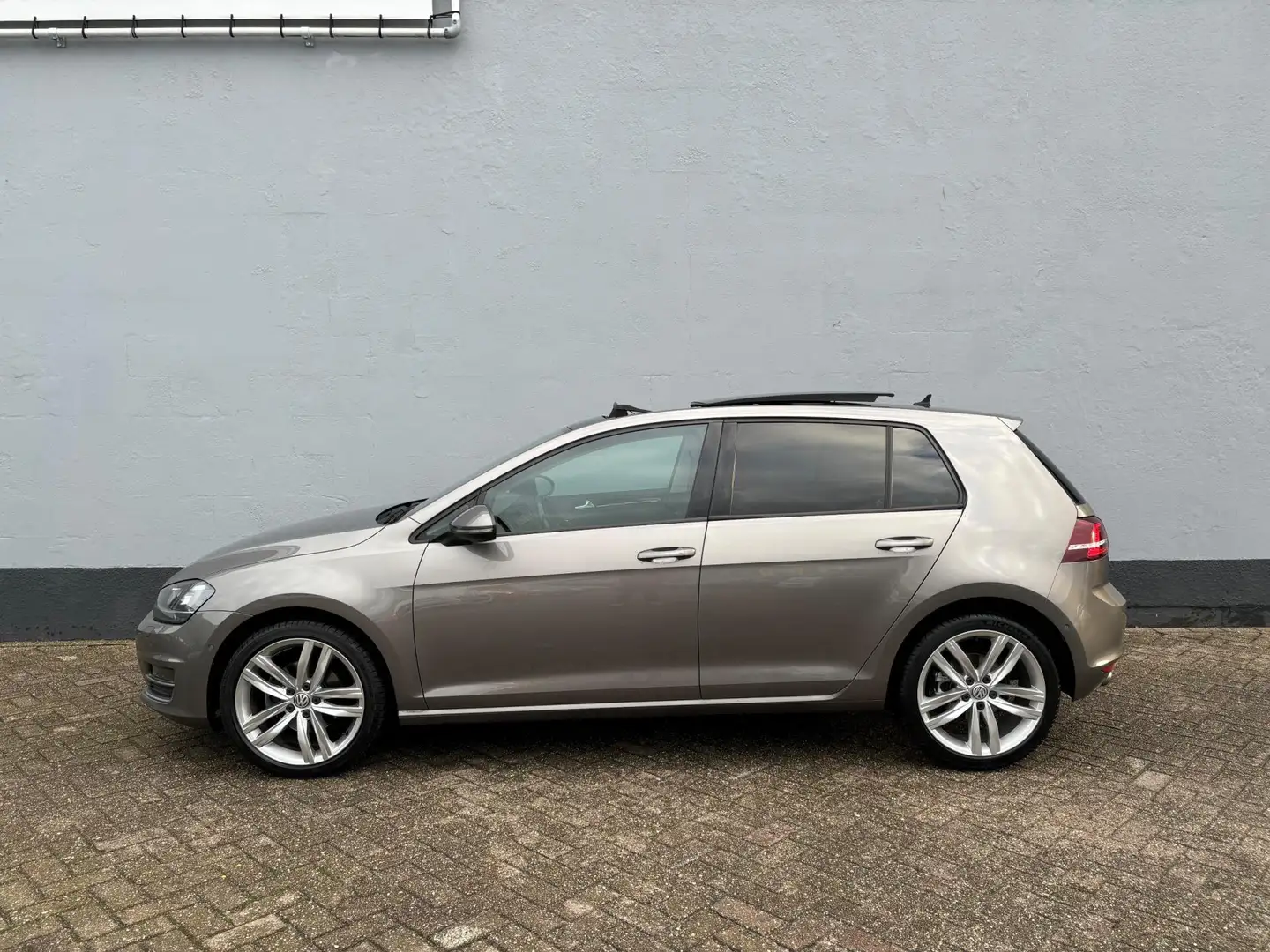 Volkswagen Golf 1.4 TSI ACT Highline - Panorama Dak - Leder Grau - 2