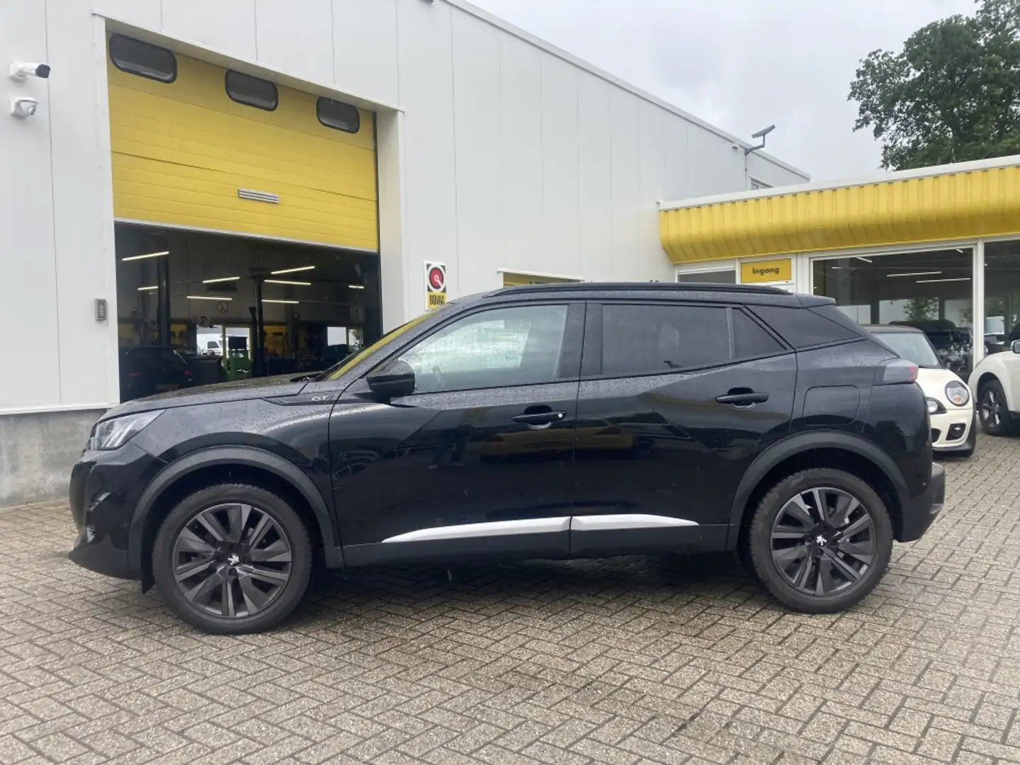 Peugeot 2008 1.2 GT Pack Automaat Trekhaak Stoelverwarming Zwart - 2