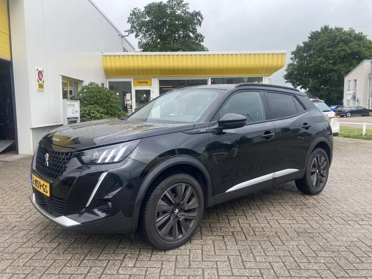 Peugeot 2008 1.2 GT Pack Automaat Trekhaak Stoelverwarming Zwart - 1