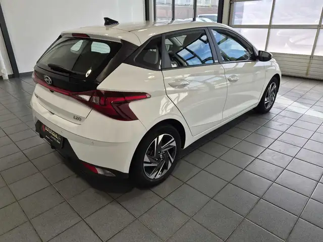 Hyundai i20 view 5