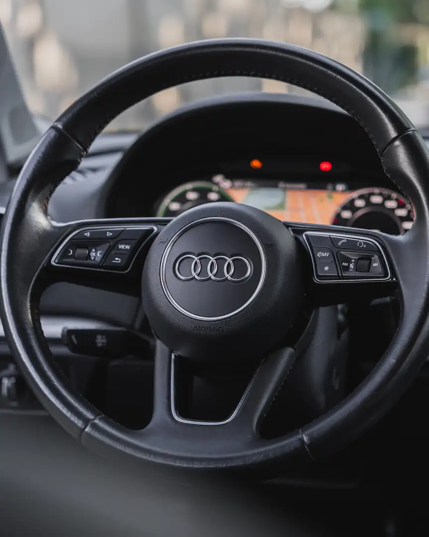 Audi A3 Audi A3 Plug-in-Hybrid (Benzin/Elektro) 40 e-tron Schwarz - 2