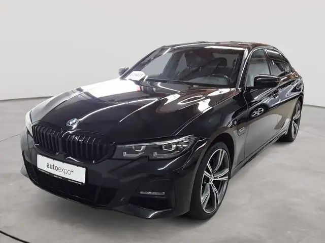 BMW 3 Series view 2