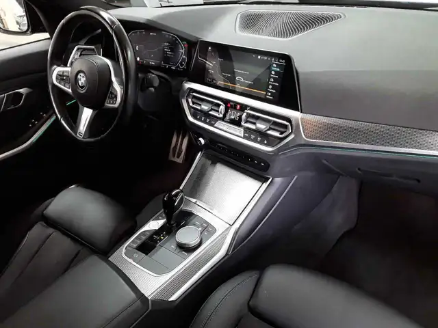 BMW 3 Series view 9