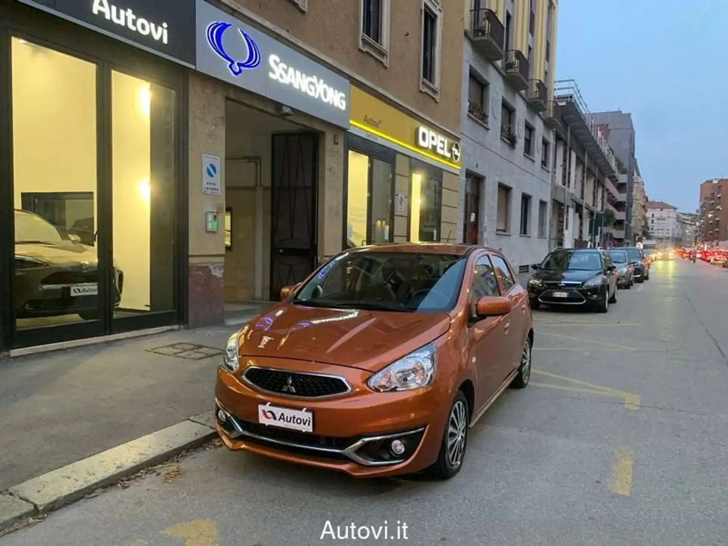 Mitsubishi Space Star Space Star 1.0 Funky (PROMO) Orange - 1