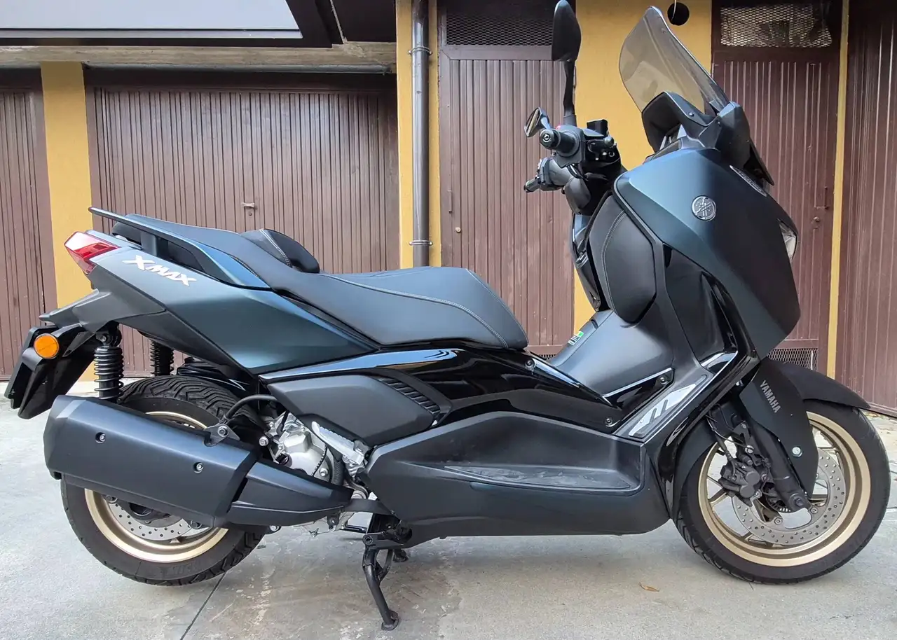 Yamaha X-Max 300