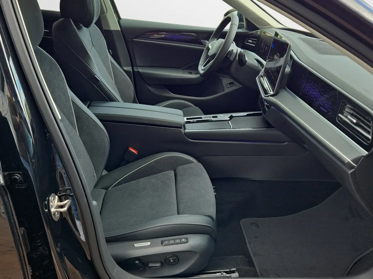 Volkswagen Passat Variant 2.0 TDI DSG Elegance 14