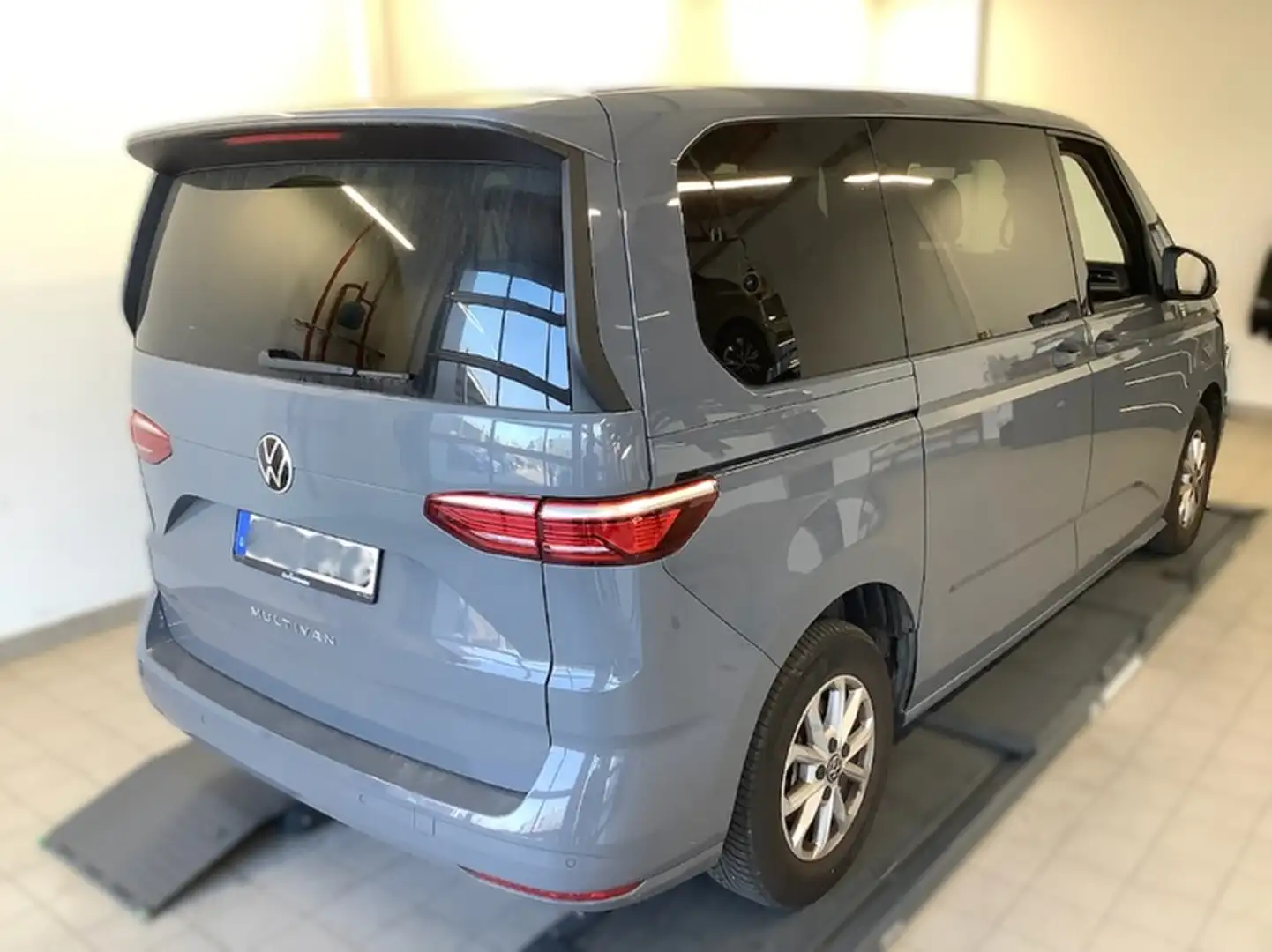 Volkswagen T7 Multivan 1.5 TSI DSG Life LED ACC Gris - 2