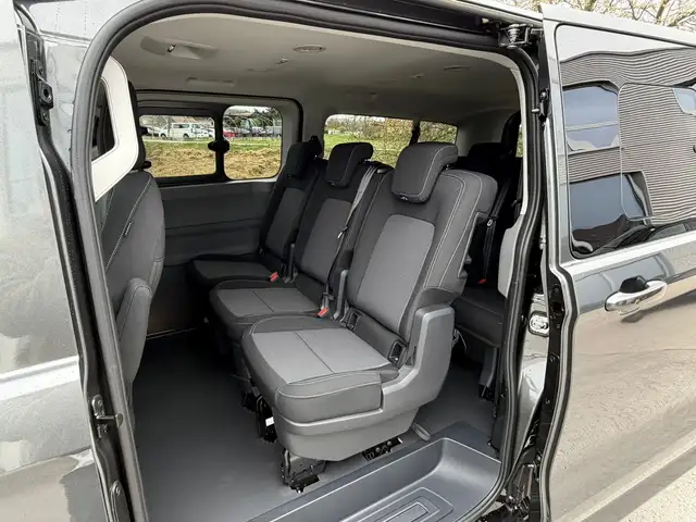 Volkswagen Transporter Kombi LR TDI Ansicht 10