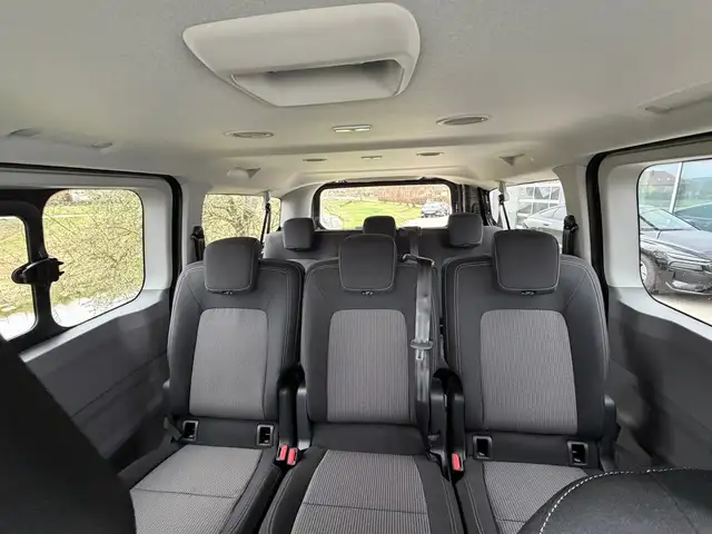 Volkswagen Transporter Kombi LR TDI Ansicht 11
