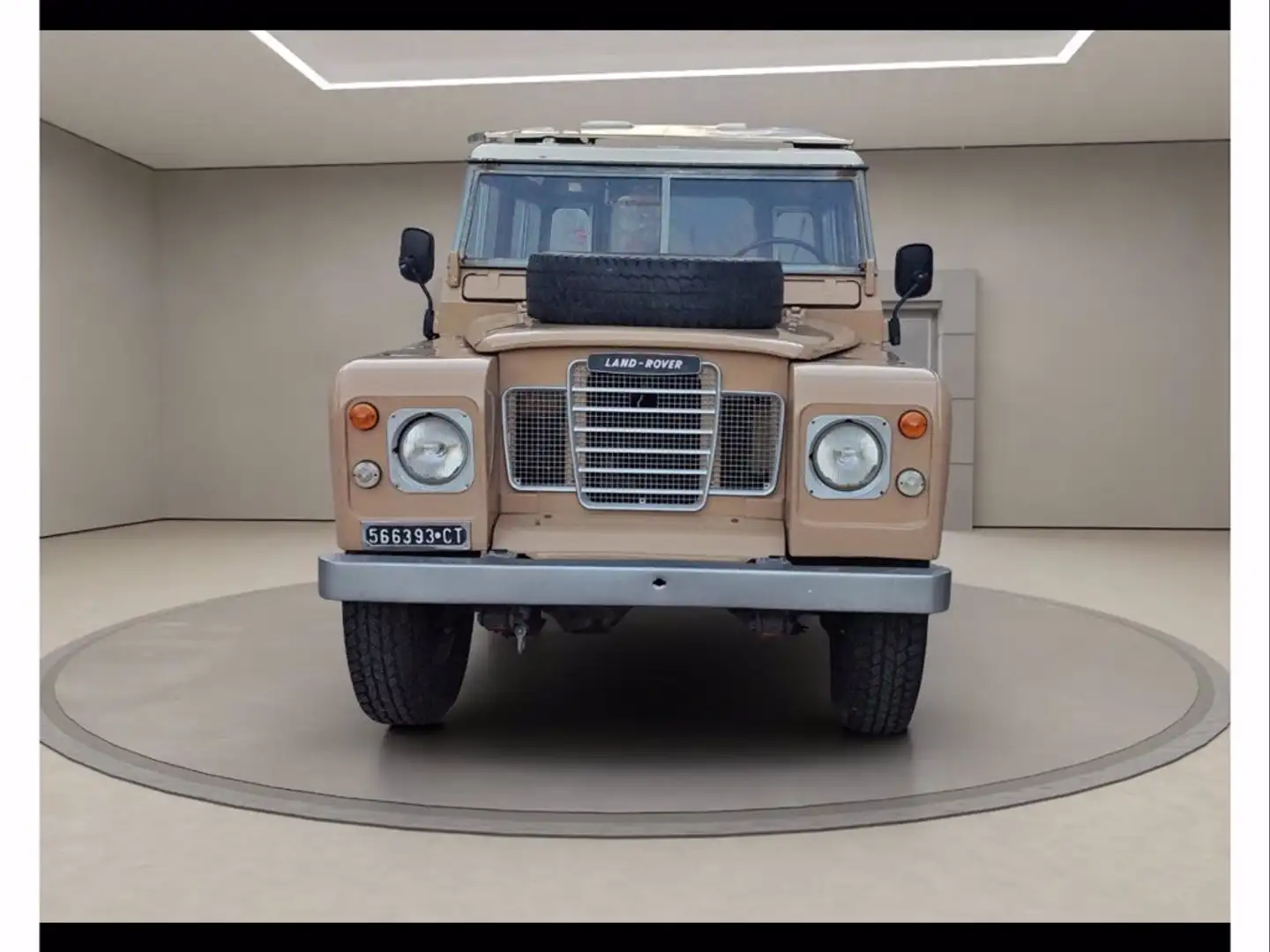 Land Rover Land Rover 88D Beige - 2