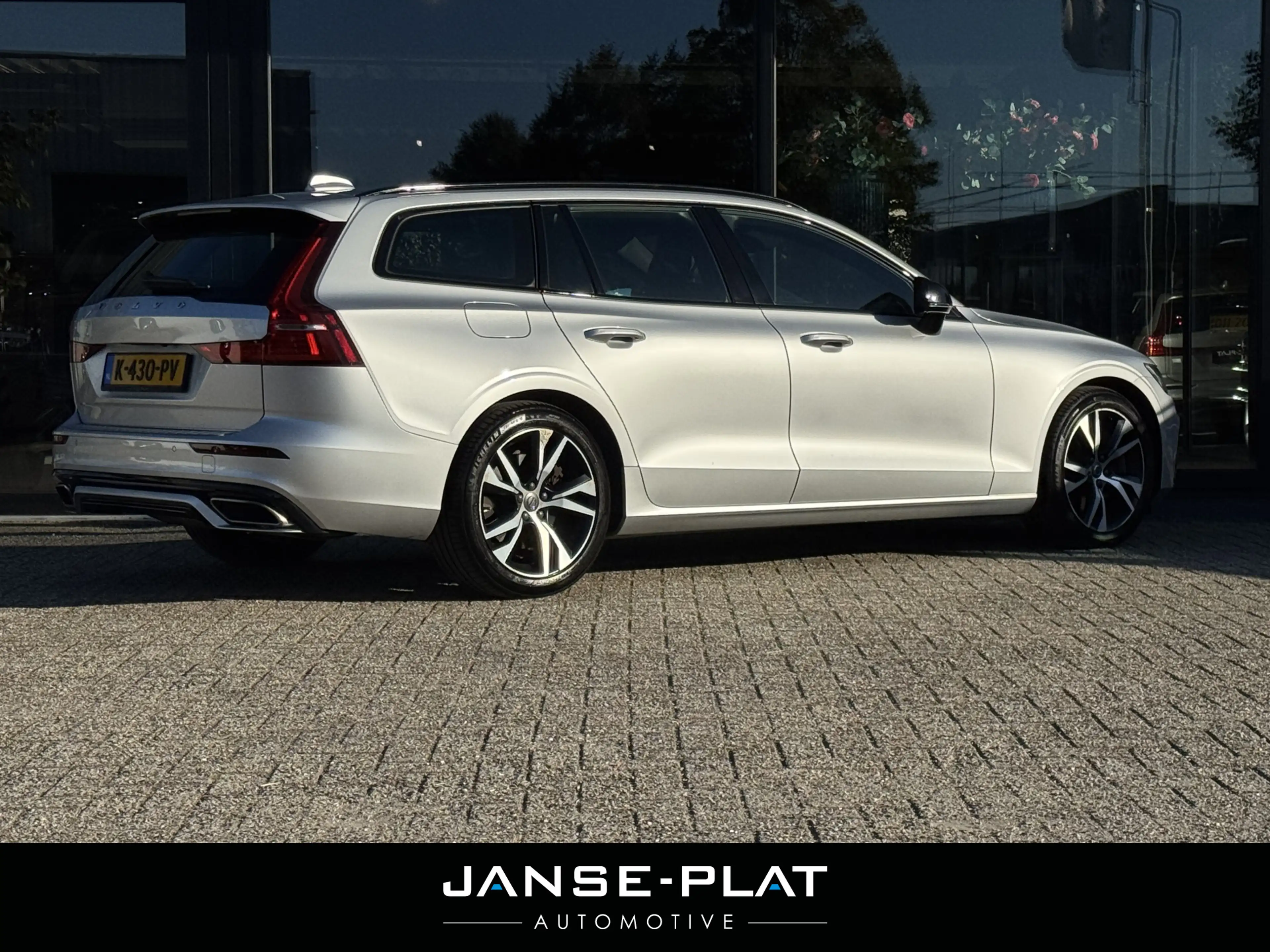 Volvo V60 2.0 T6 Recharge AWD R-Design Wegdr.Trekhaak | Adap — photo 10