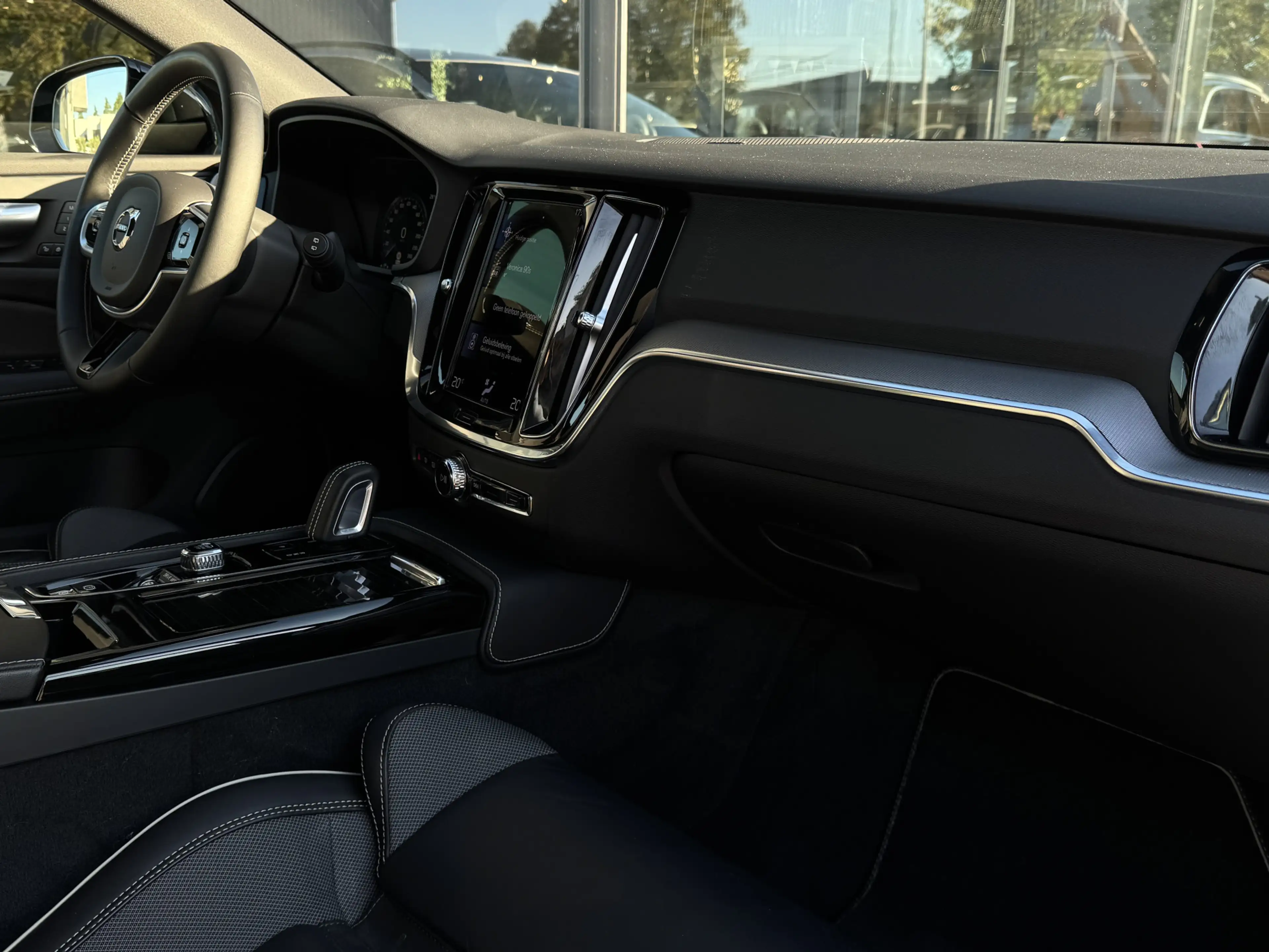 Volvo V60 2.0 T6 Recharge AWD R-Design Wegdr.Trekhaak | Adap — photo 11