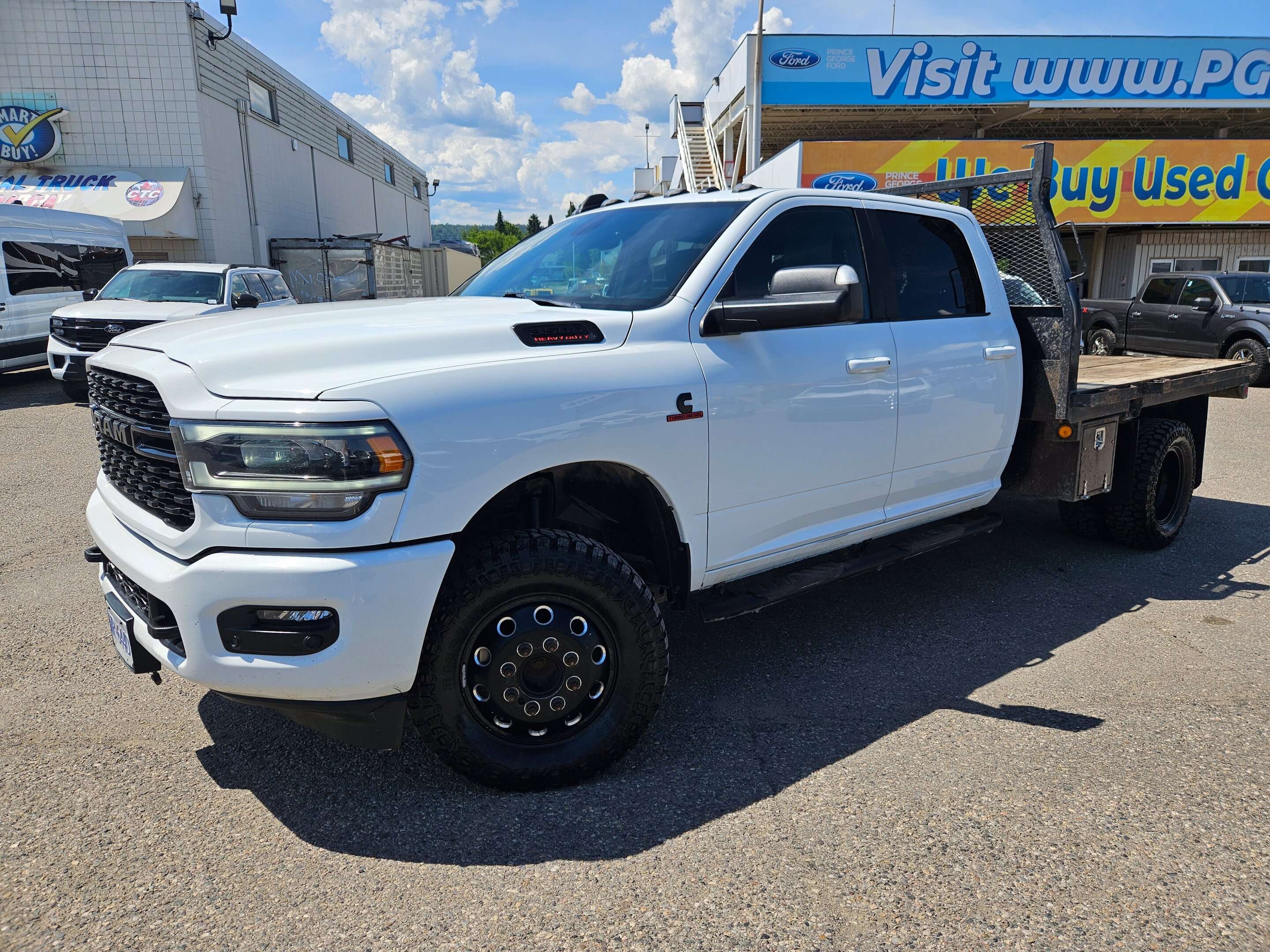2022 RAM 3500 Big Horn Crew Cab LB DRW 4WD