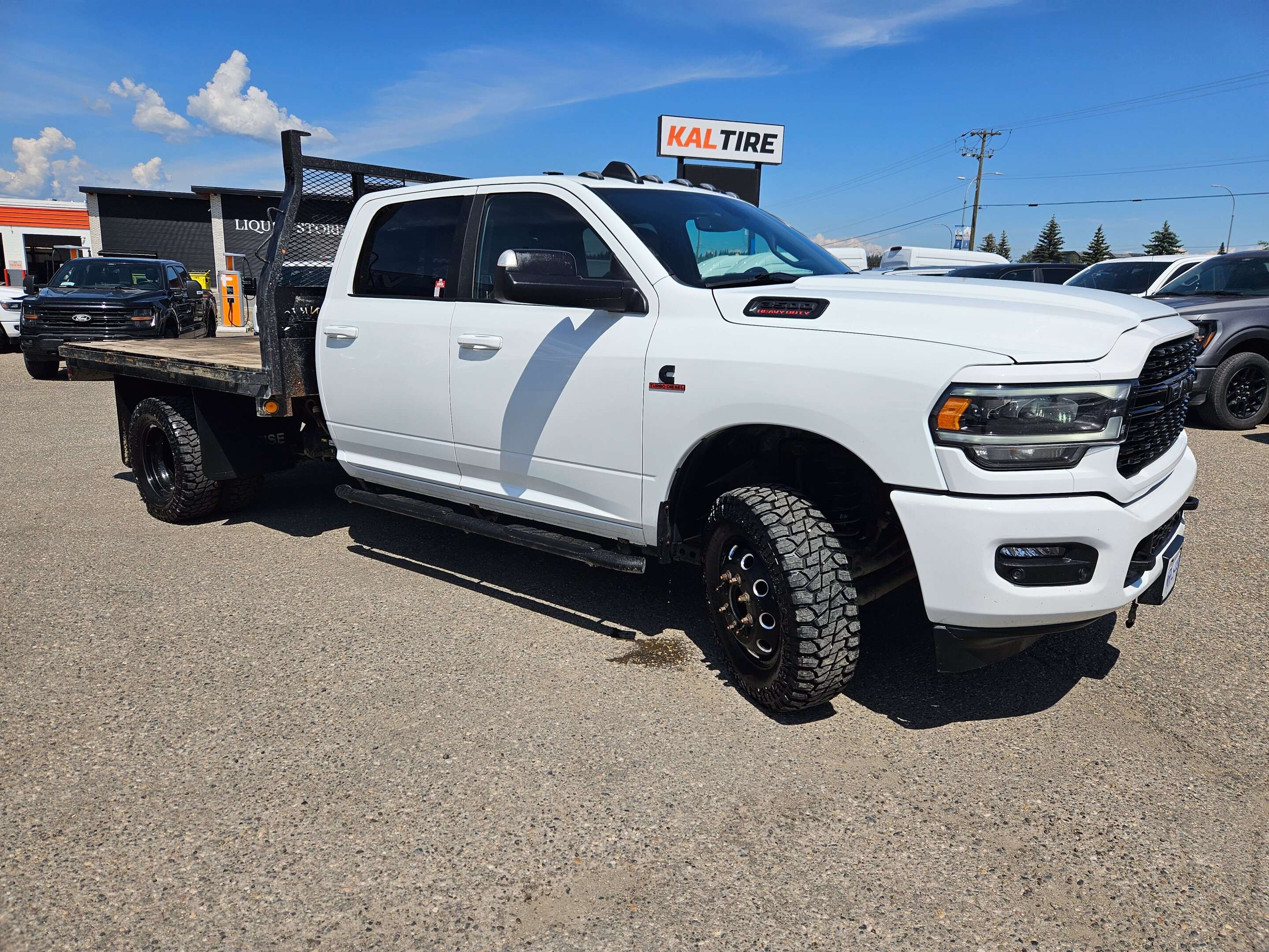  2022 RAM 3500 Big Horn Crew Cab LB DRW 4WD   