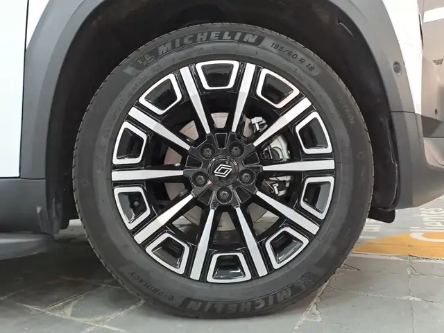 Renault Megane E-Tech view 8
