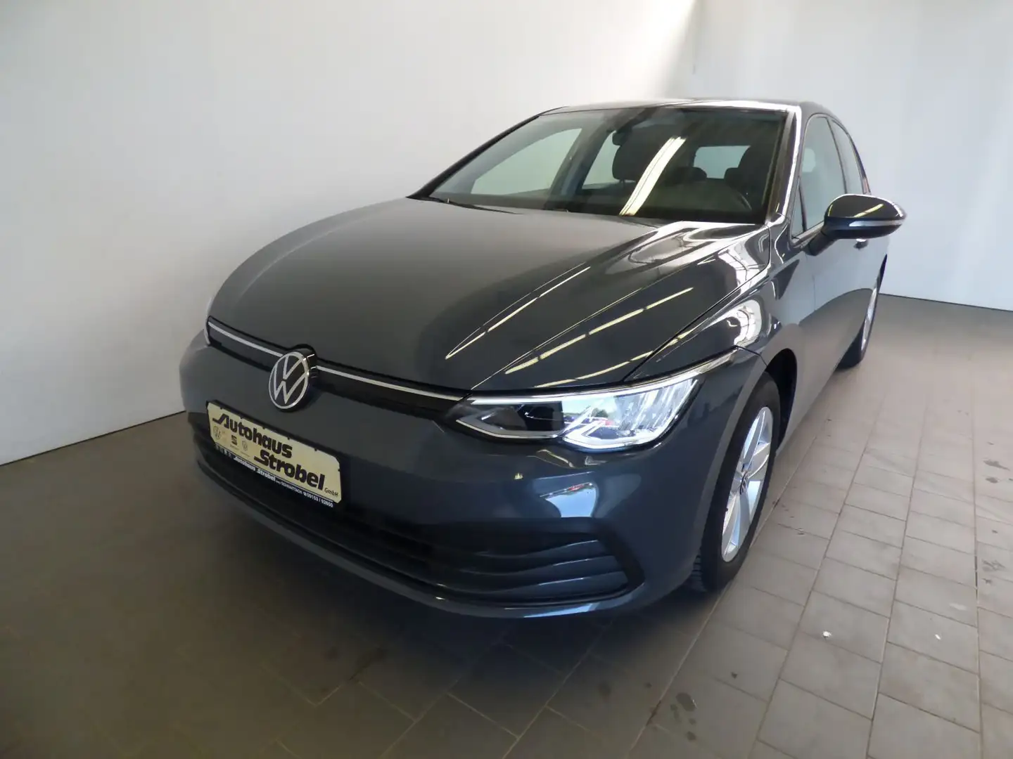 Volkswagen Golf VIII 1.0 eTSI DSG Life AHK ACC LED Lane-Ass Grau - 2