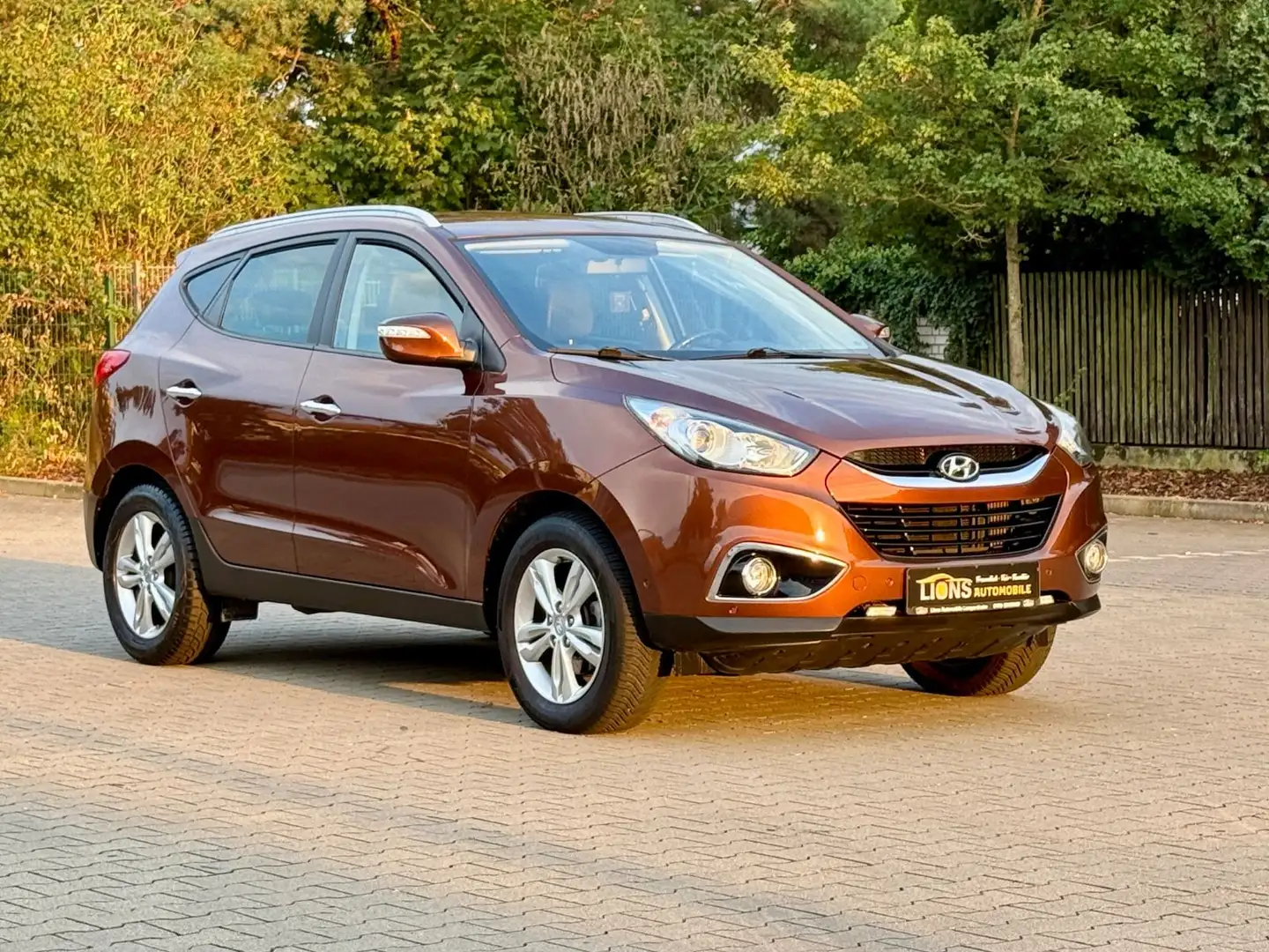 Hyundai iX35 Premium AWD/KAMERA/SHZ/KLIMA/ALLWETTER/PDC Braun - 1