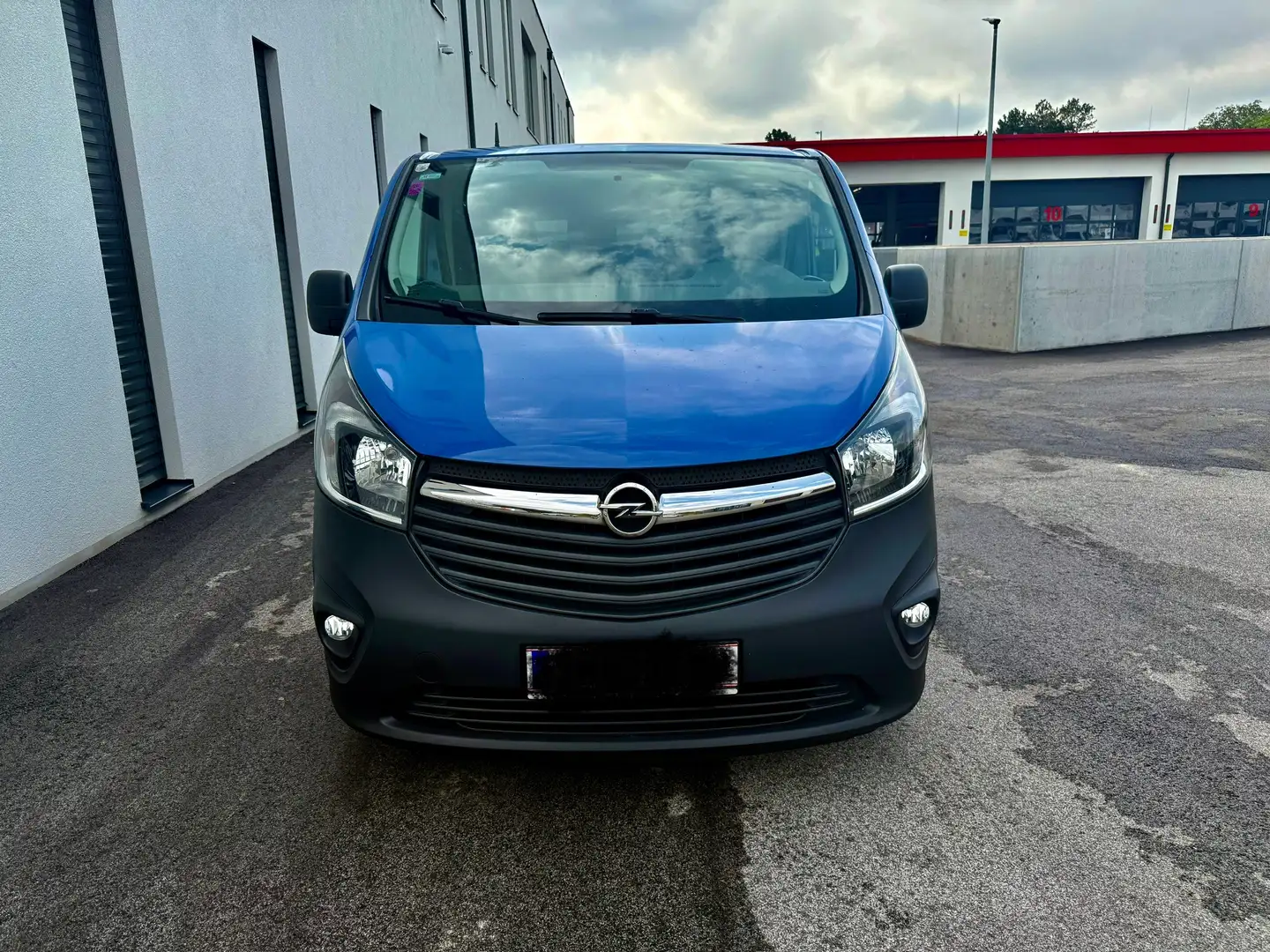 Opel Vivaro Blau - 1