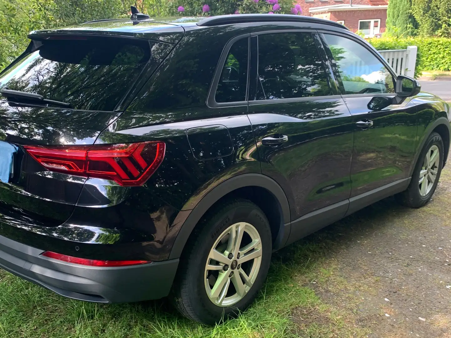 Audi Q3 Schwarz - 2