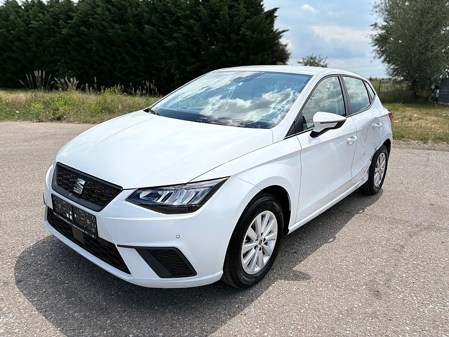 SEAT Ibiza ** 11.300 ** km mit Mwst Weiß - 1