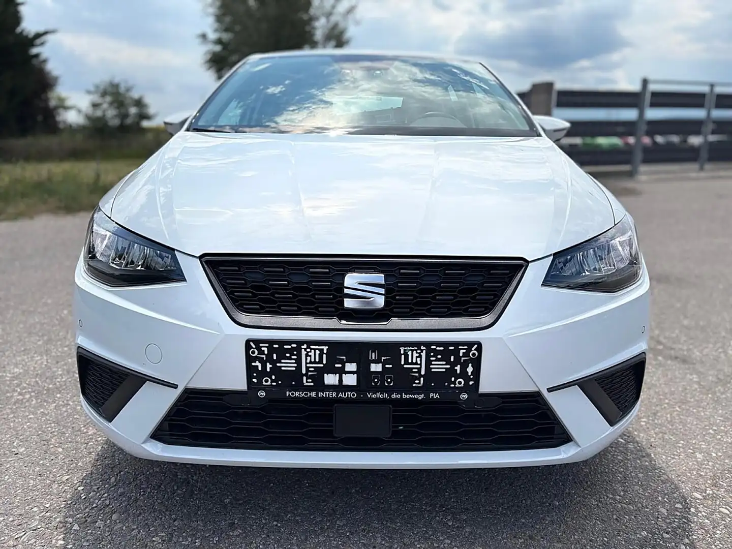SEAT Ibiza ** 11.300 ** km mit Mwst Weiß - 2