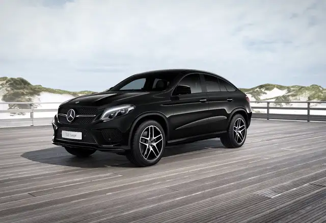 Mercedes-Benz GLE 400 4MATIC Coupé Distr PTS Pano Airm Cam AHK Ansicht 3