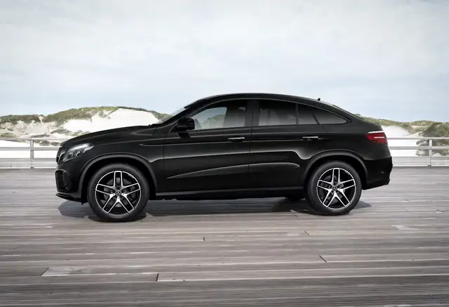 Mercedes-Benz GLE 400 4MATIC Coupé Distr PTS Pano Airm Cam AHK Ansicht 20