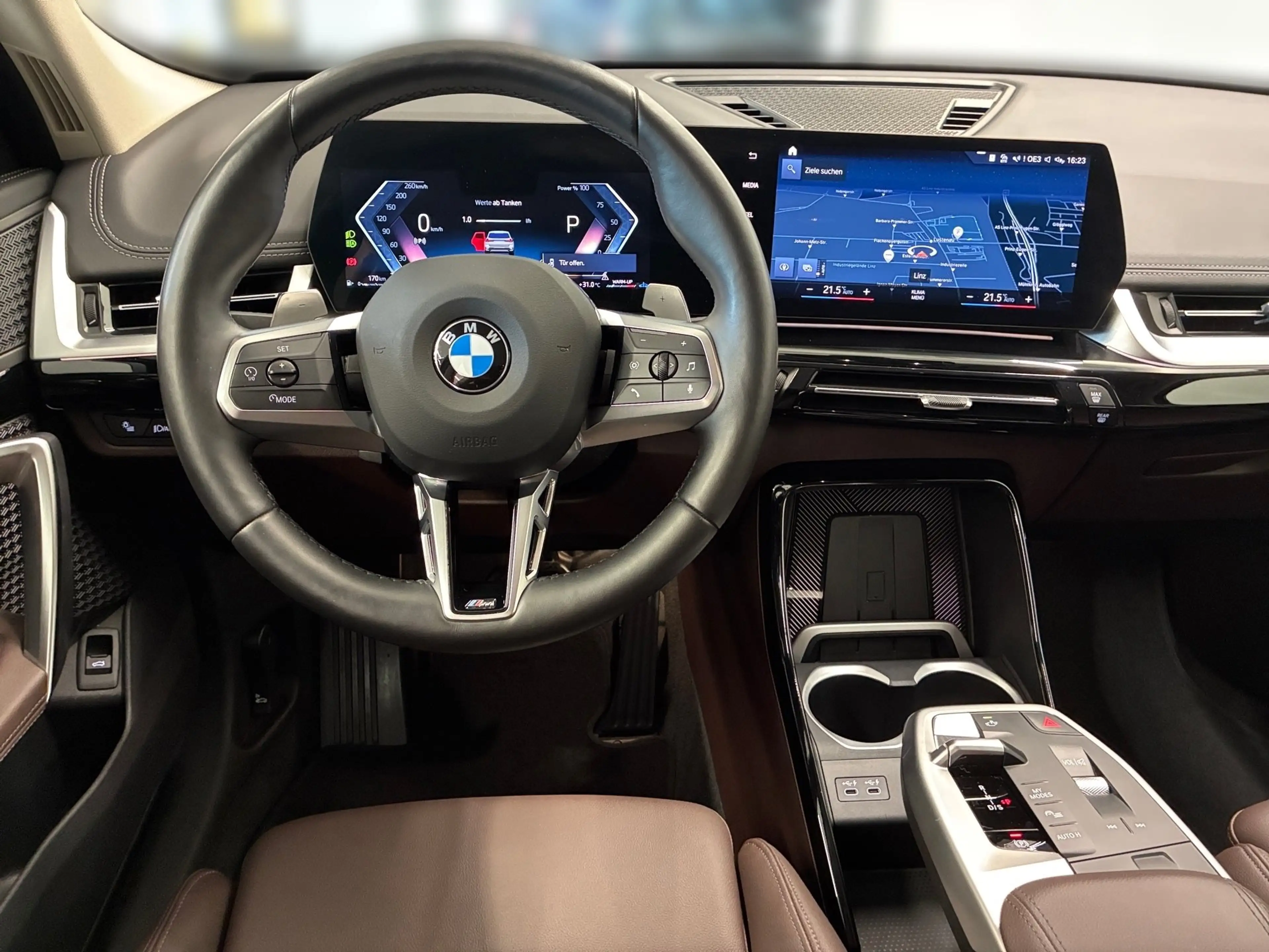 BMW X1 sDrive18d — photo 8
