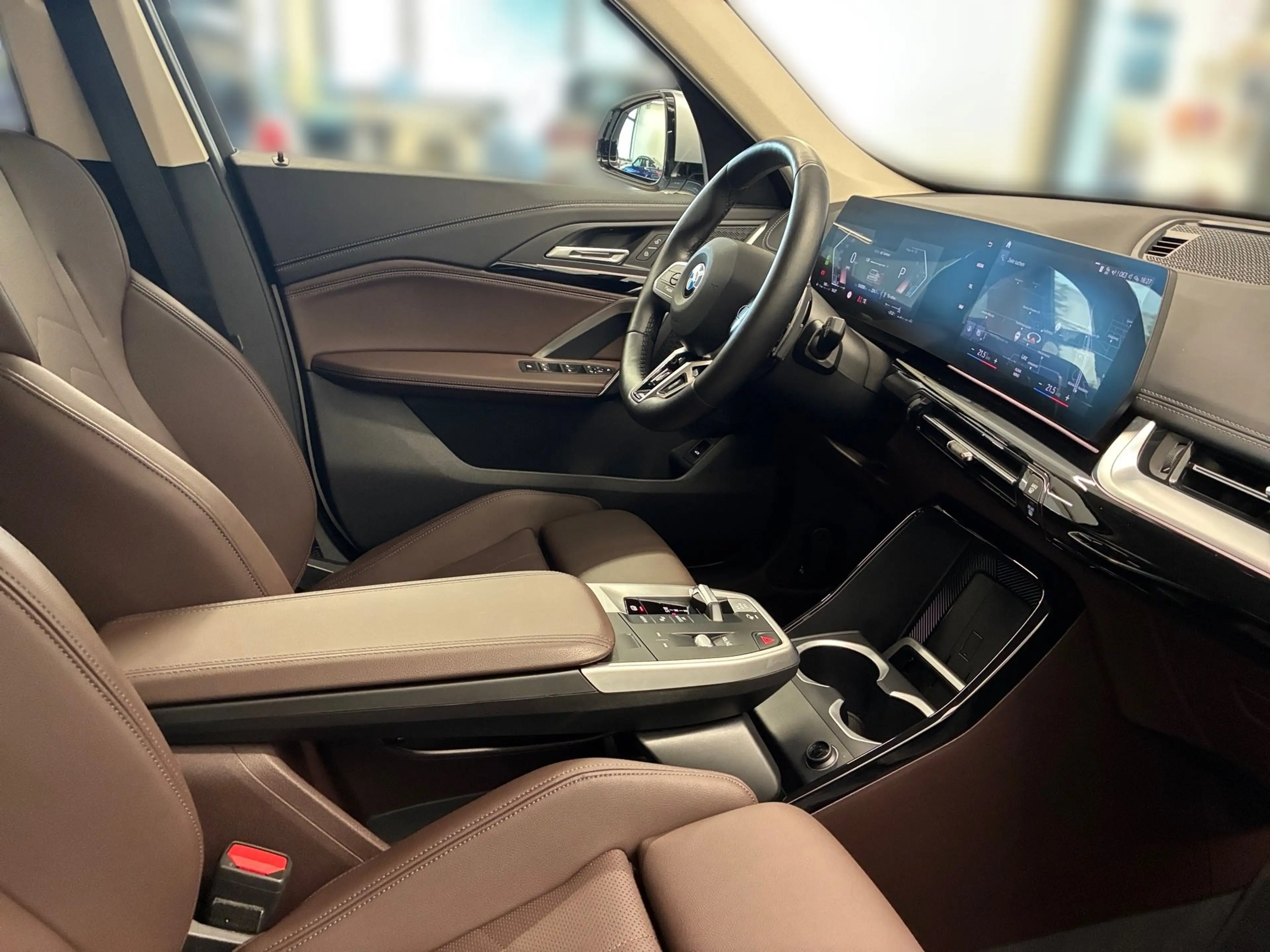 BMW X1 sDrive18d — photo 13