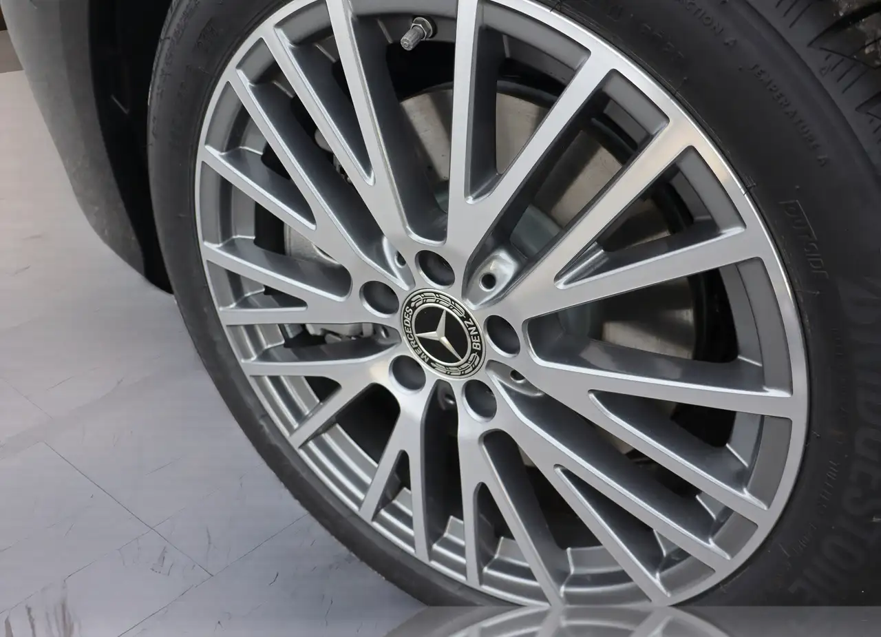 Mercedes-Benz CLA снимка Mercedes-Benz CLA