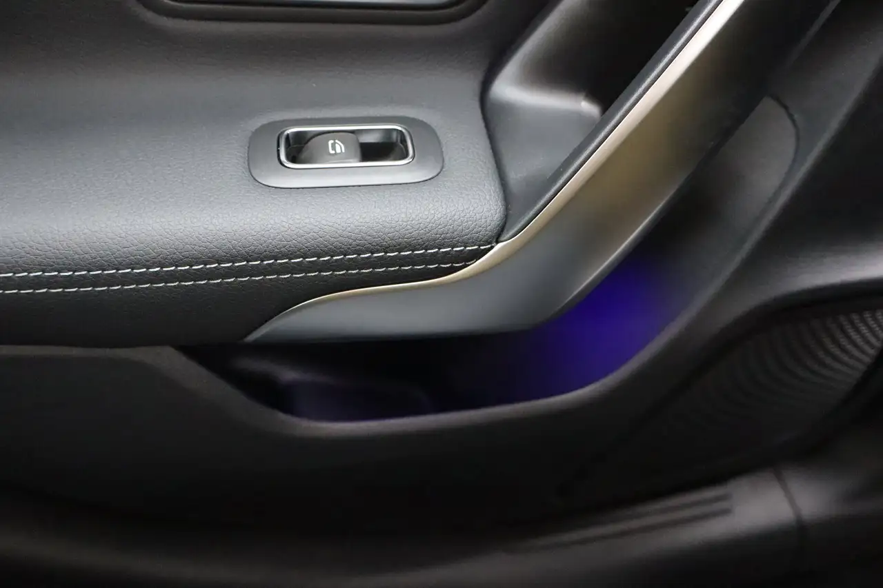Mercedes-Benz CLA снимка Mercedes-Benz CLA