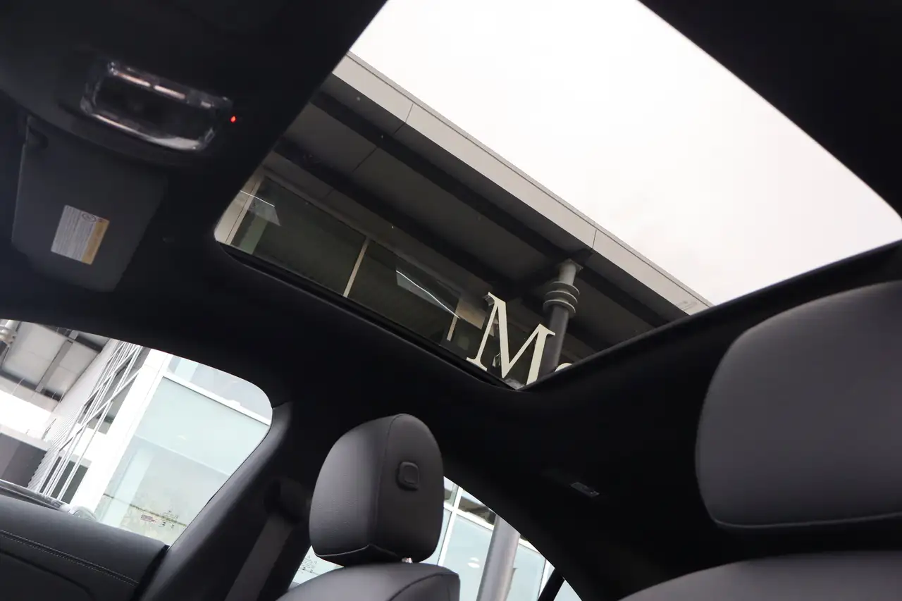 Mercedes-Benz CLA снимка Mercedes-Benz CLA