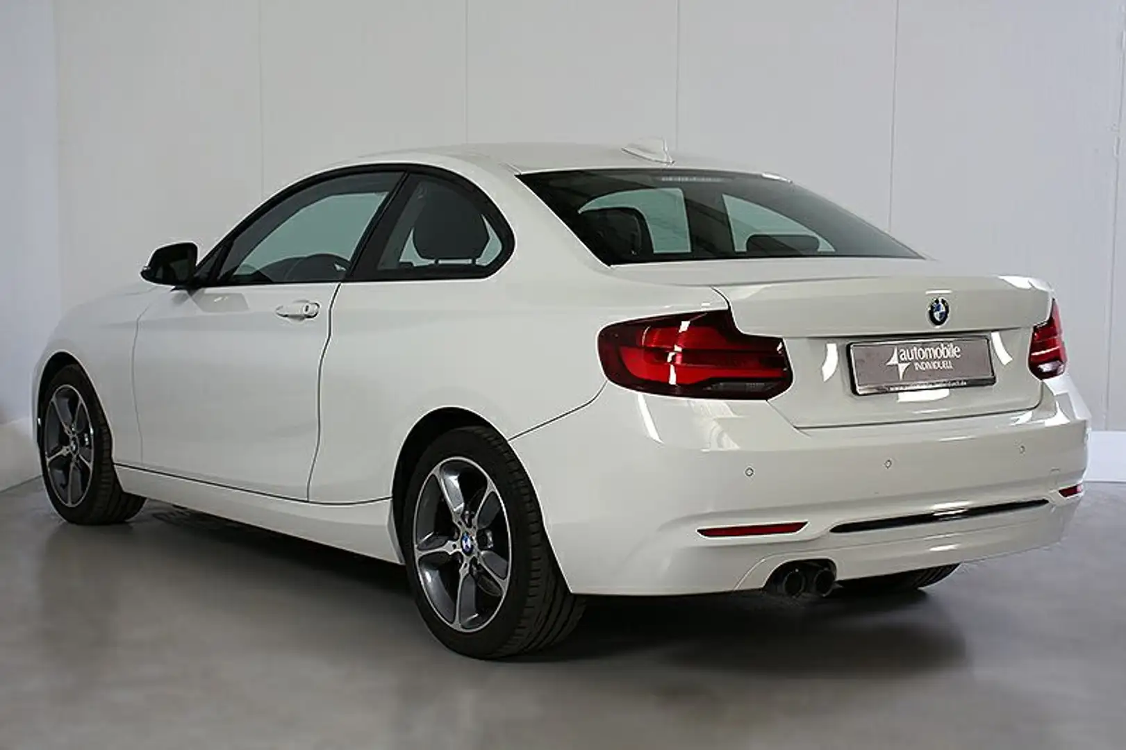 BMW 220 i Coupe Sport Line Navigation H&K DAB LED Weiß - 2