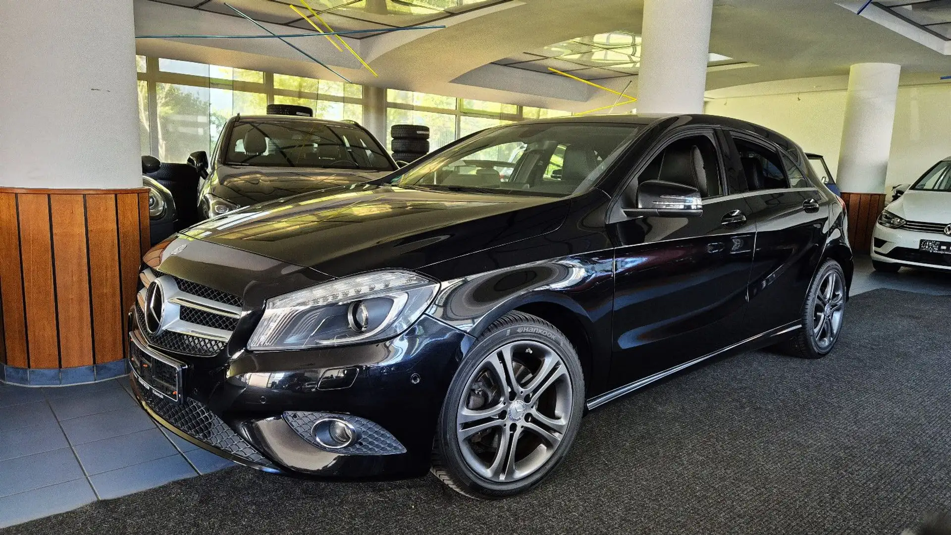 Mercedes-Benz A 180 A180 Urban/AHK/BiXen/Klima/Navi/SHZ/Temp/Parkass Schwarz - 1