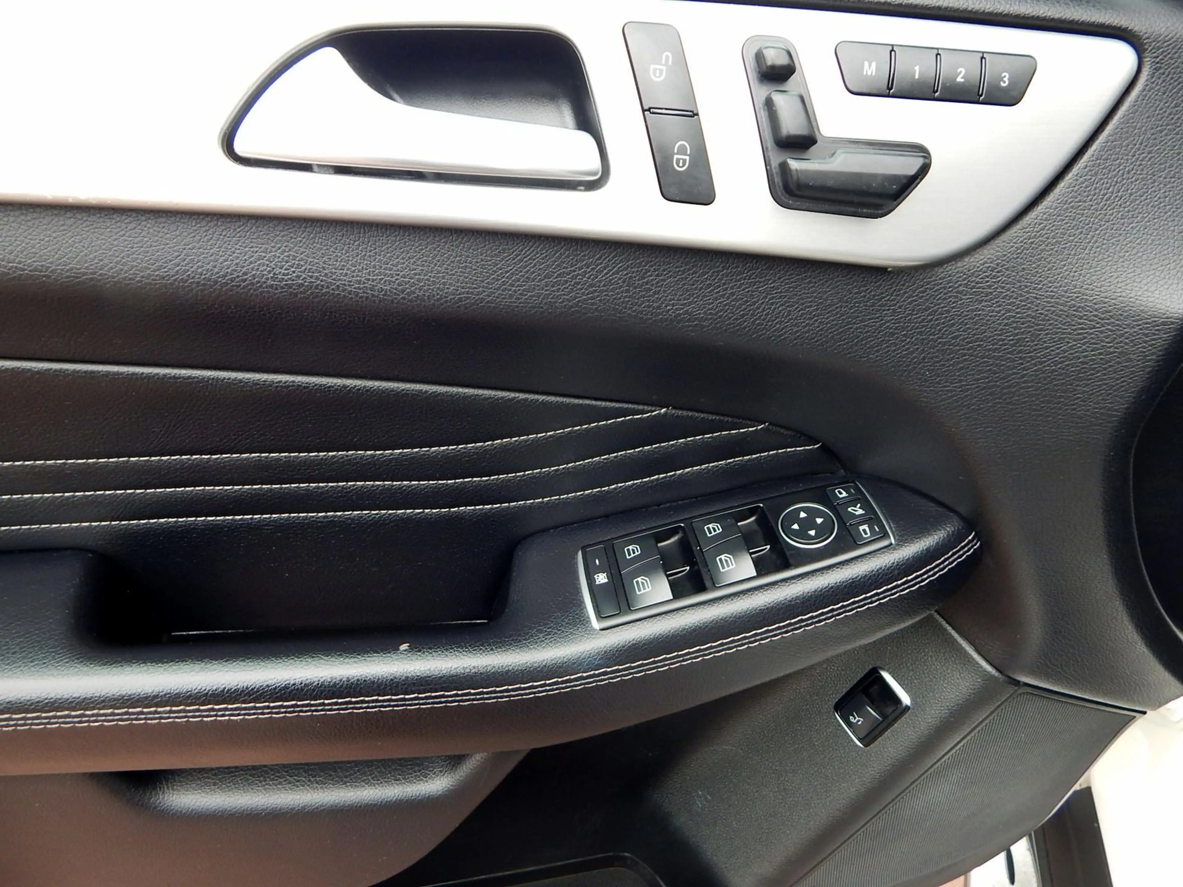 Mercedes-Benz ML 350 CDI AMG-Line PANORAMA-LEDER-XENON — photo 13