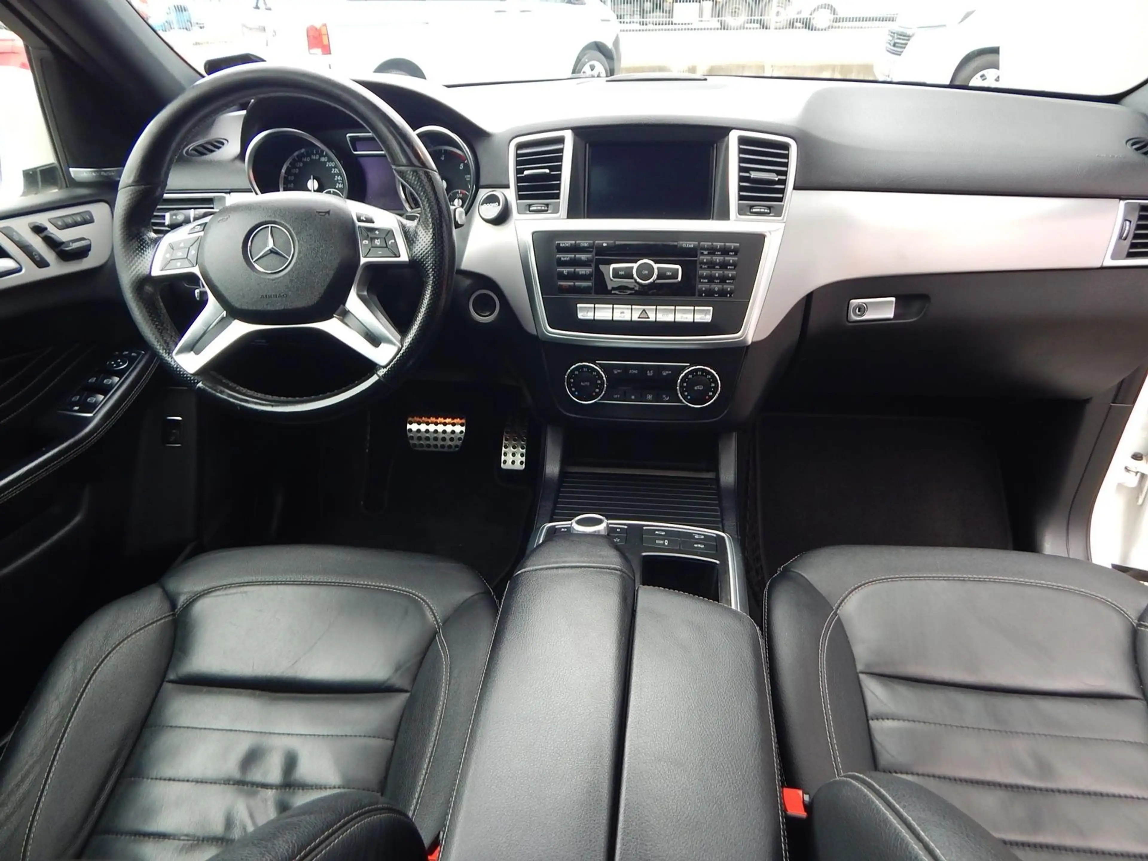 Mercedes-Benz ML 350 CDI AMG-Line PANORAMA-LEDER-XENON — photo 8