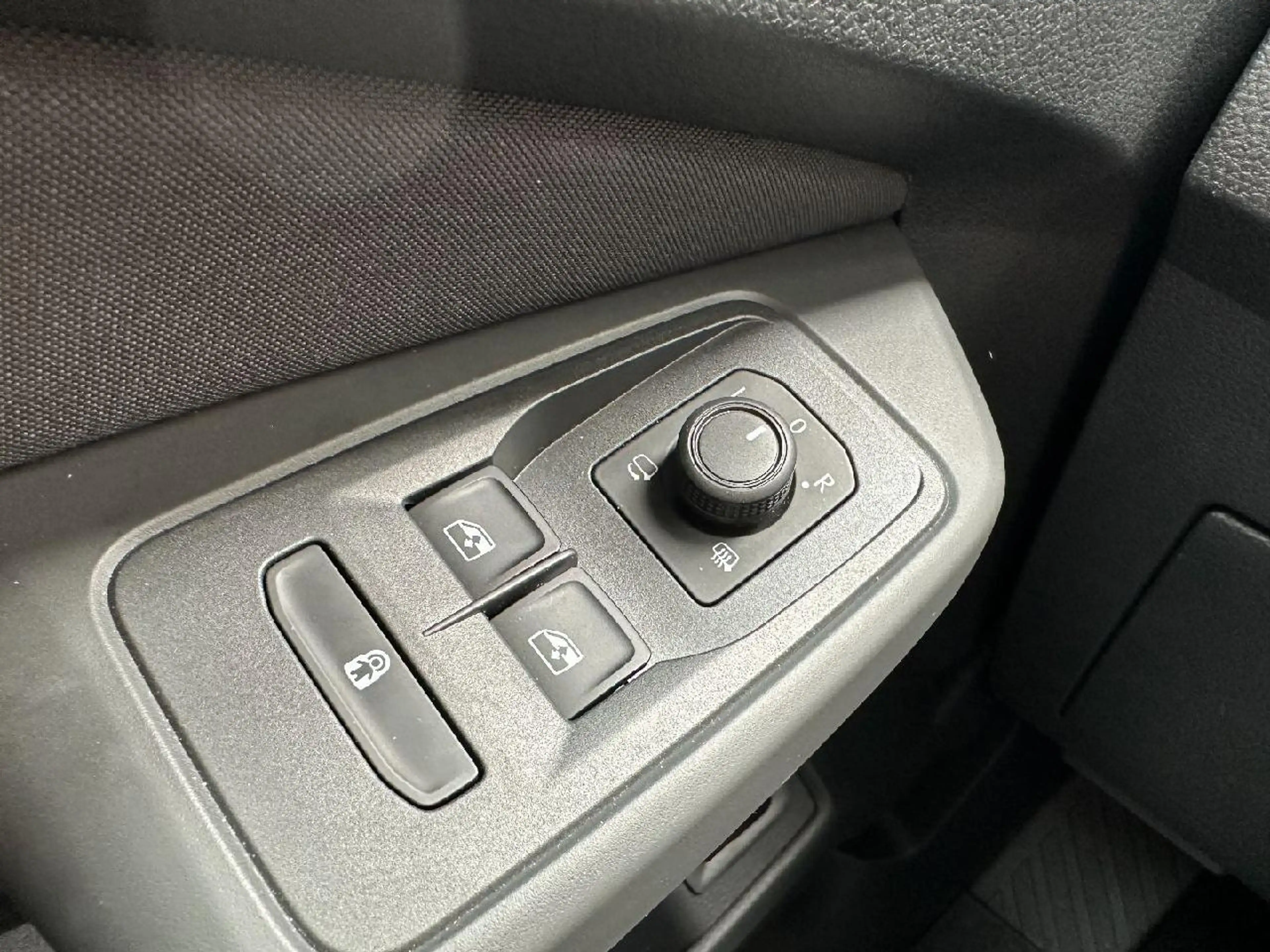 Ford Grand Tourneo PHEV Titanium — photo 15