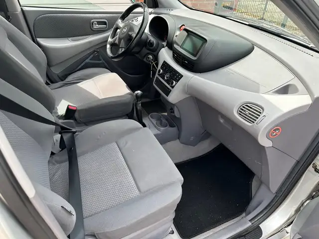 Nissan Almera view 12