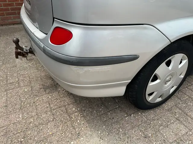 Nissan Almera view 9