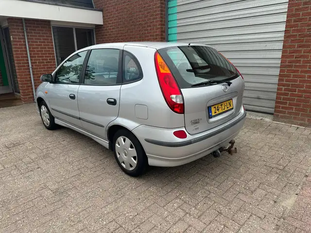 Nissan Almera view 4