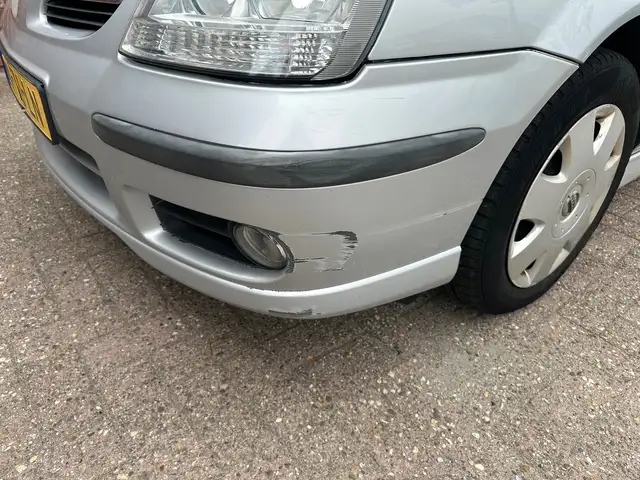 Nissan Almera view 11
