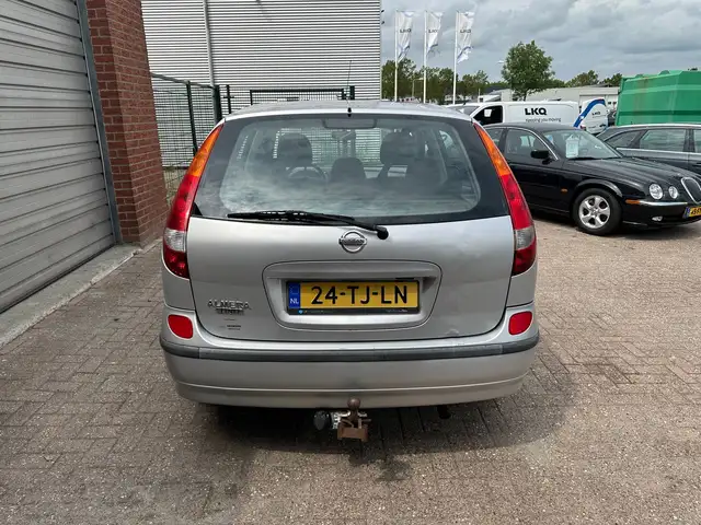 Nissan Almera view 7