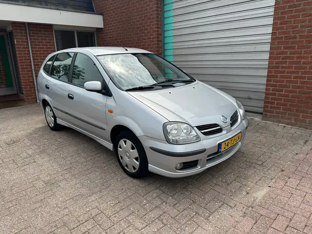Nissan Almera view 2
