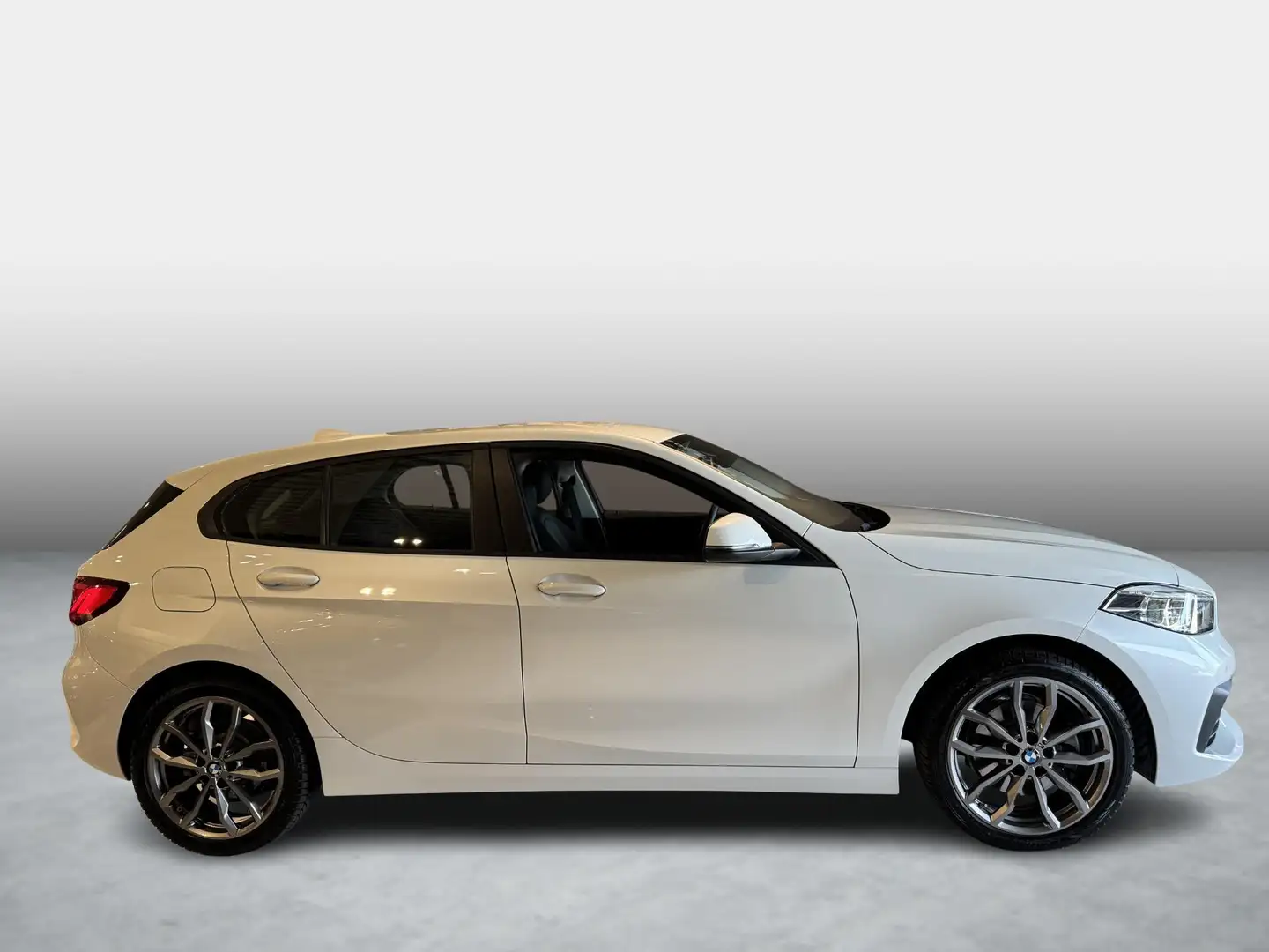 BMW 118 1 Reeks Hatch 118i (100 kW) Wit - 2