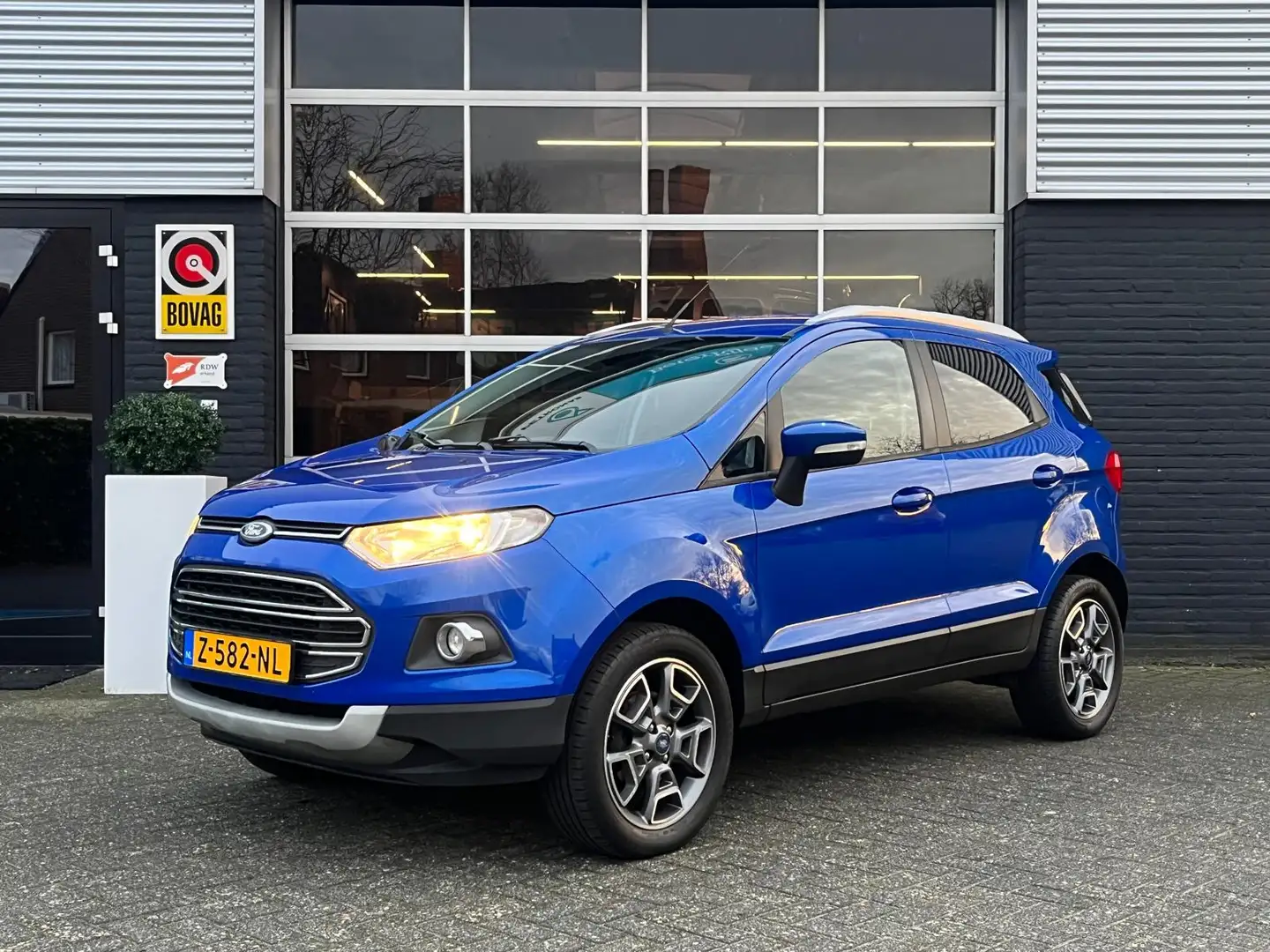 Ford EcoSport Titanium, Keyless Start / Entry, Airco, Bluetooth, Blau - 1