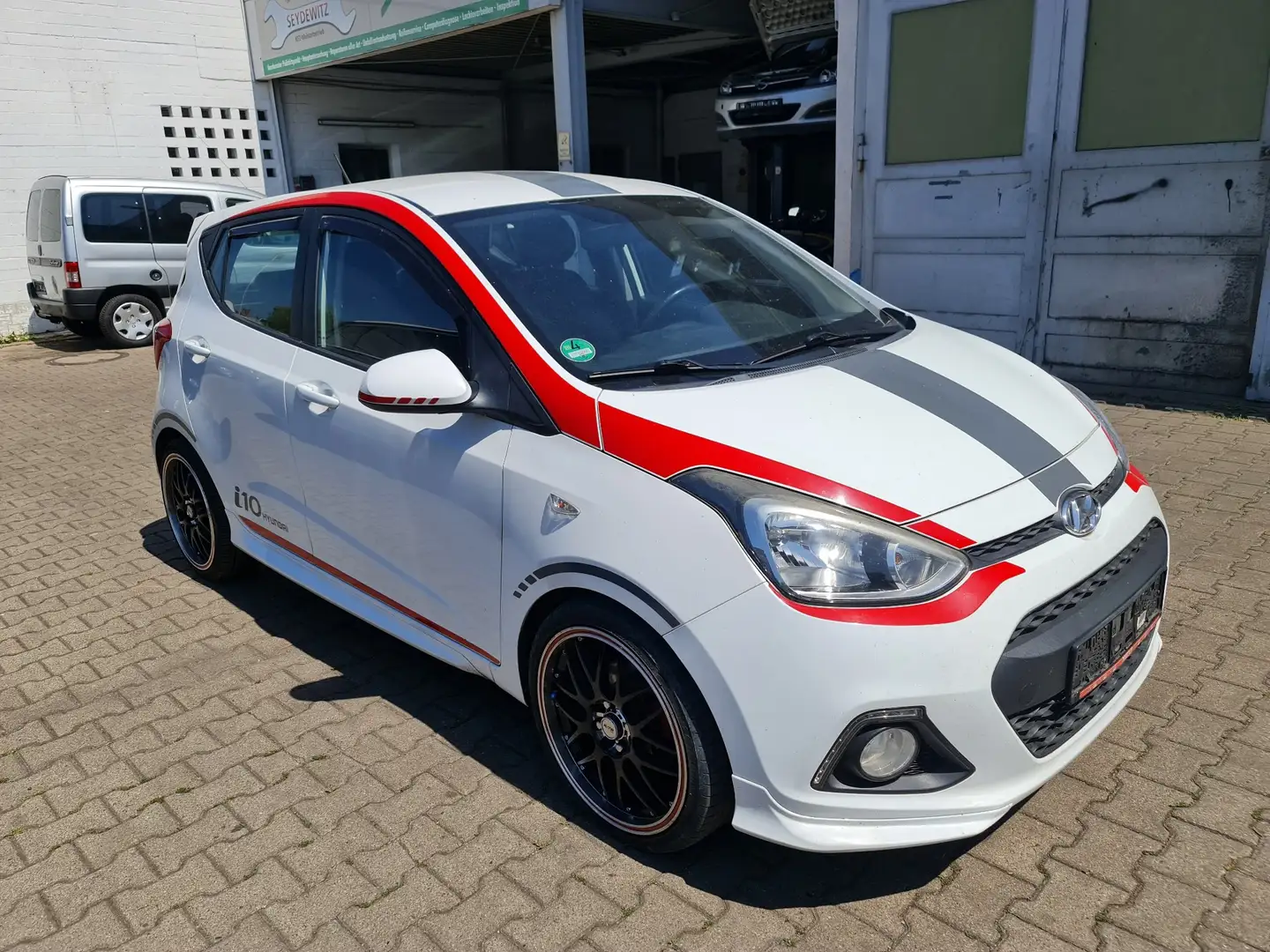 Hyundai i10 1.2 Sport - 2