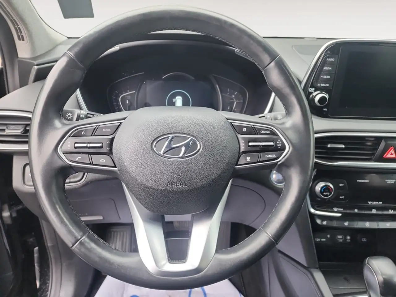 Hyundai SANTA FE снимка Hyundai SANTA FE