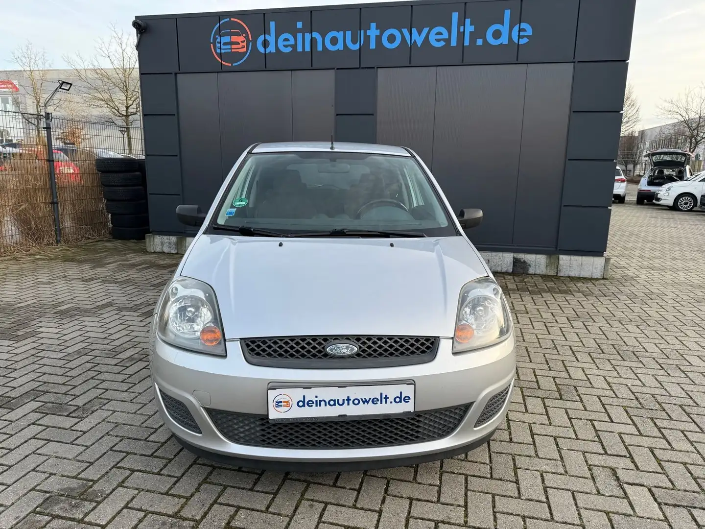 Ford Fiesta Style Silber - 2
