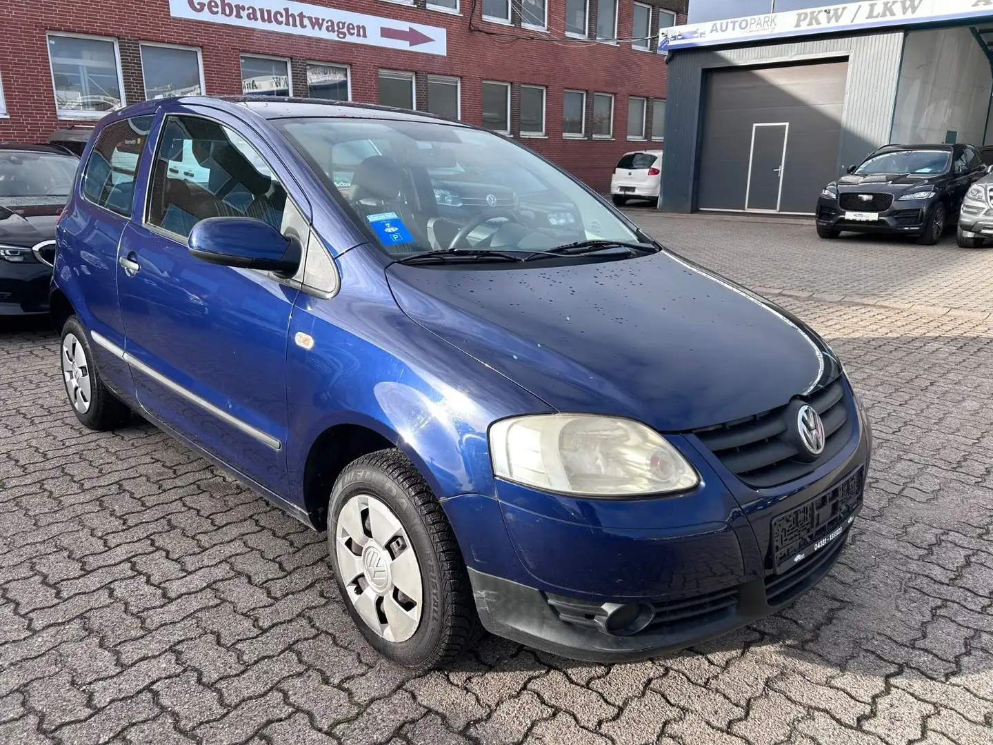 Volkswagen Fox 1.2 Basis*Winterreifen*Radio*Servo* Blau - 2