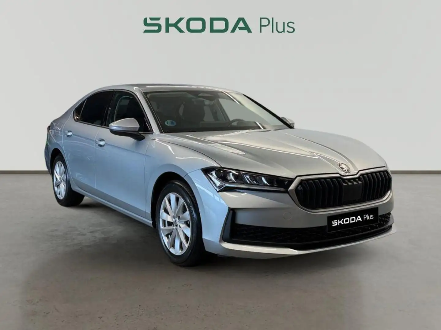 Skoda Superb 1.5 TSI MHEV Selection DSG 110kW Plateado - 1